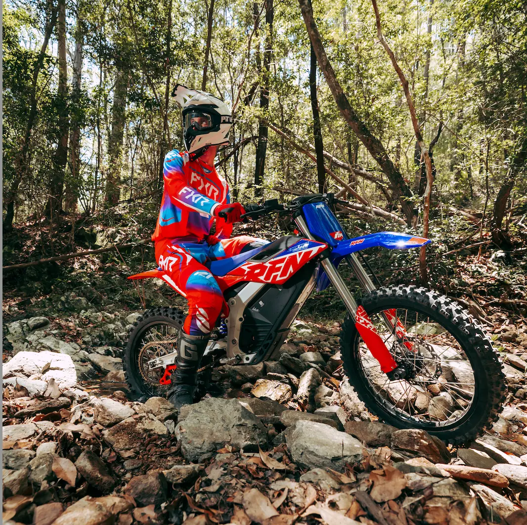 SX-E15+ WARRIOR PRO en acción